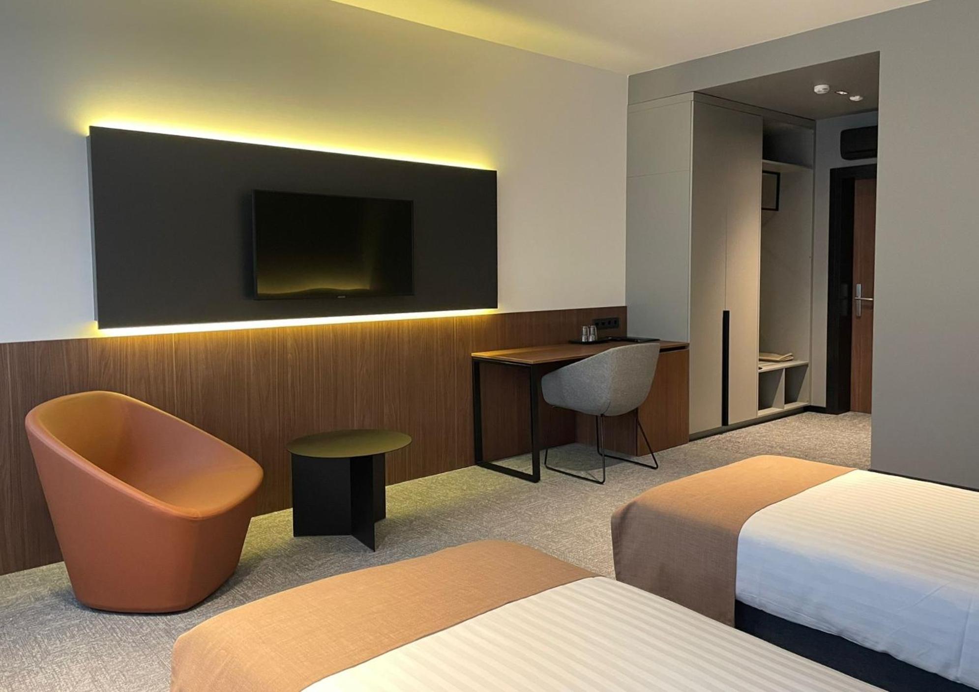 Pan Tadeusz Hotel Vilnius Ngoại thất bức ảnh