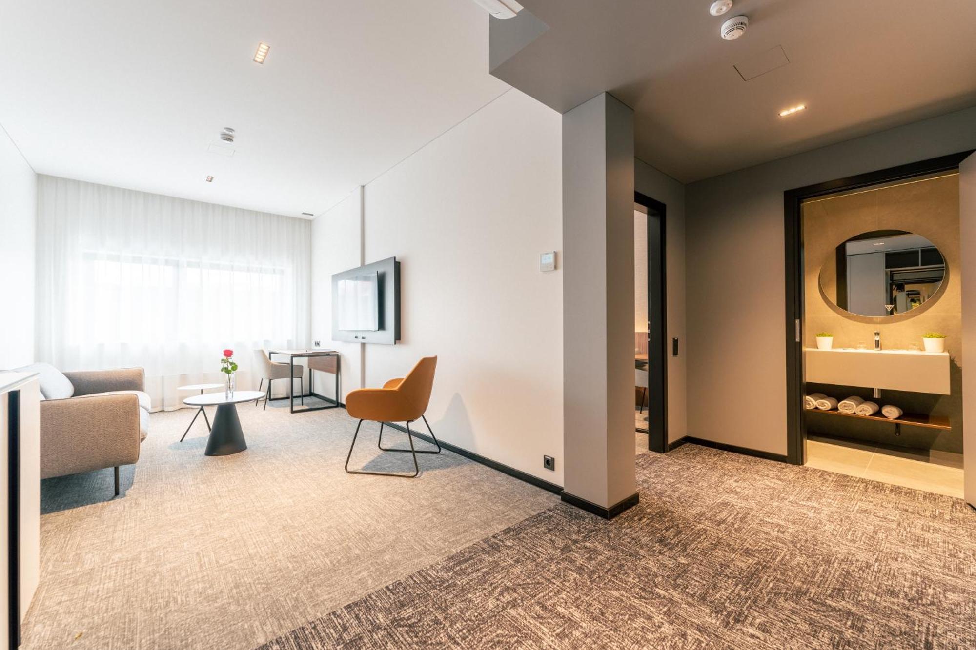 Pan Tadeusz Hotel Vilnius Ngoại thất bức ảnh