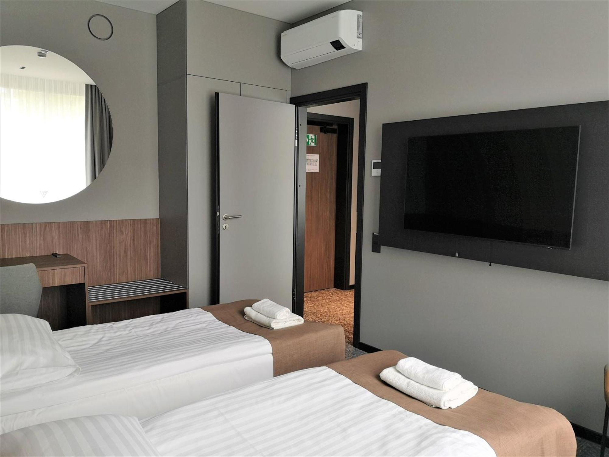 Pan Tadeusz Hotel Vilnius Ngoại thất bức ảnh